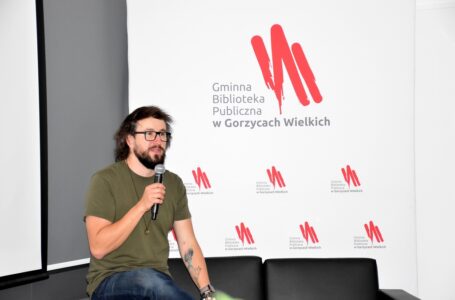 W pogoni za cieniem – spotkanie z Karolem Wójcickim