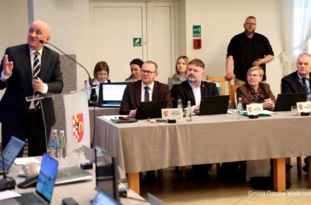 O powiatowych inwestycjach na gminnej sesji