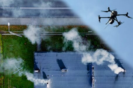 Dron sprawdzi czym mieszkańcy „przepalają” w piecach