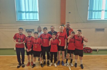 Szkolne sale sportowe pełne emocji