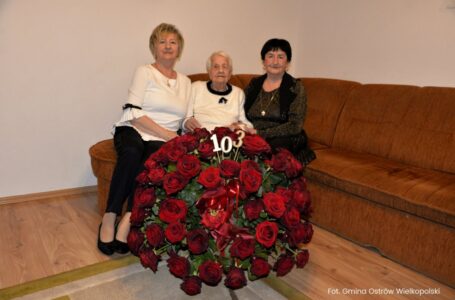 ,,Śpiewające” urodziny 103-latki z Topoli Małej