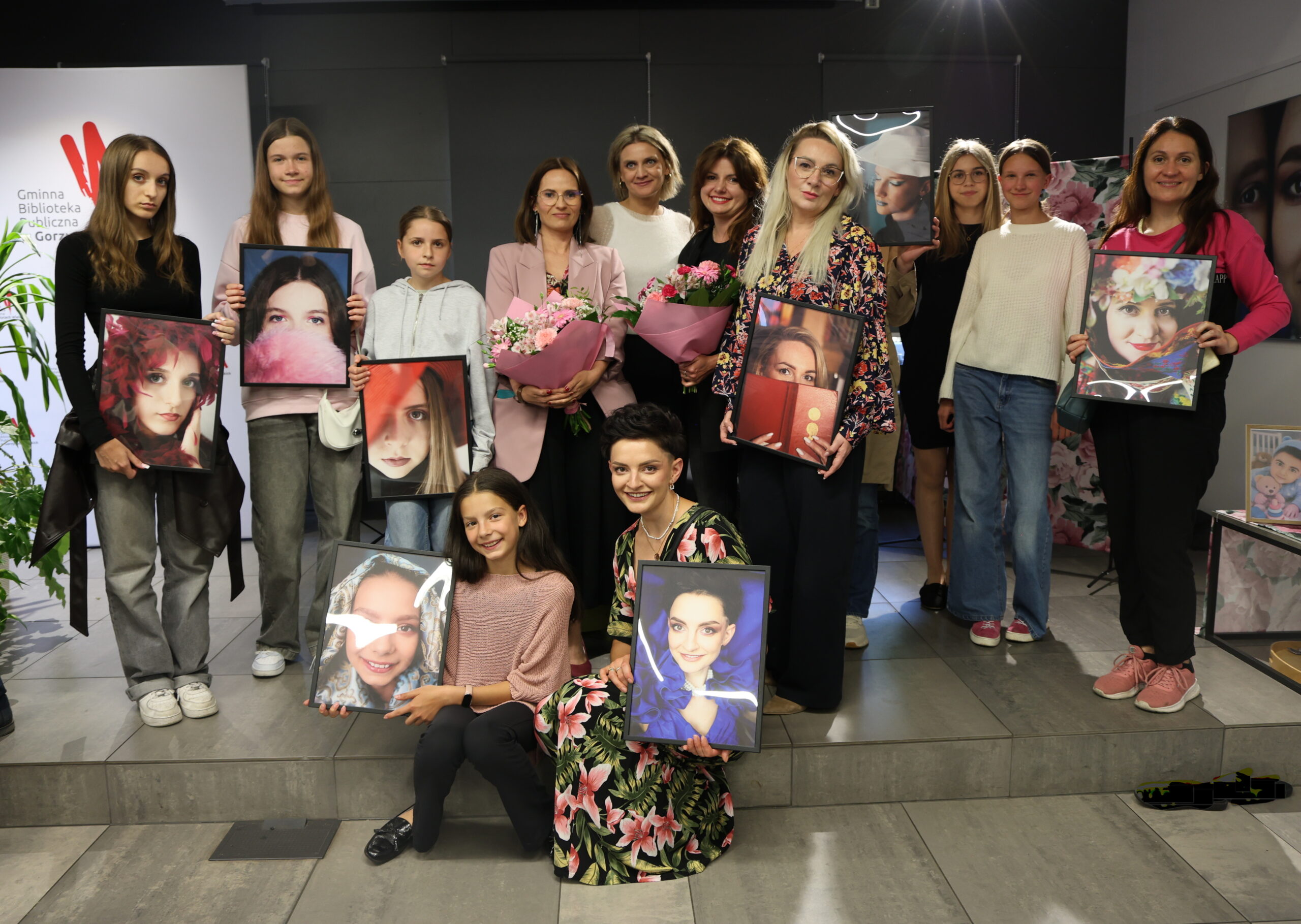 Makijaż, fotografia i teatr – święto sztuki w gorzyckiej bibliotece